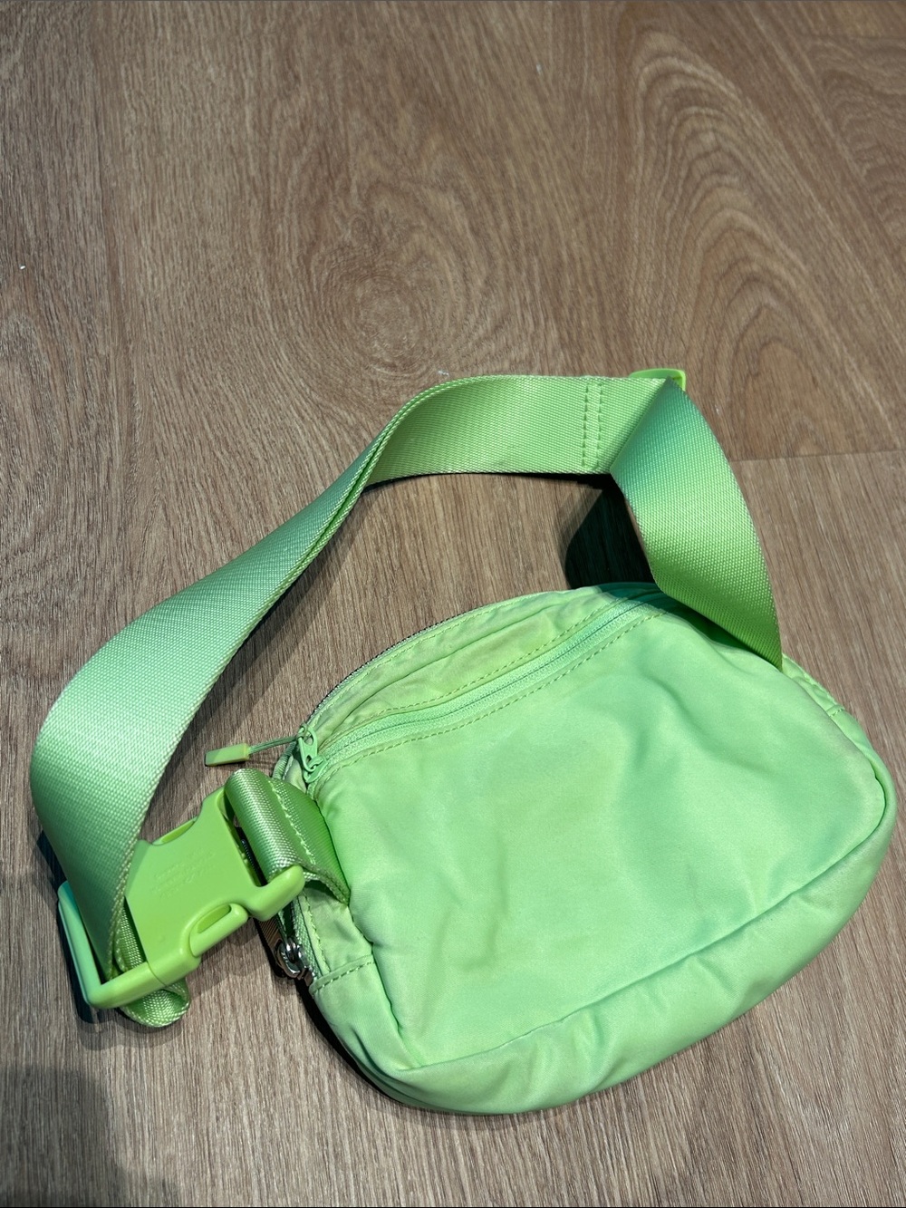 lululemon athletica Neon Lime Crossbody Belt Bag - Picture 4 of 4
